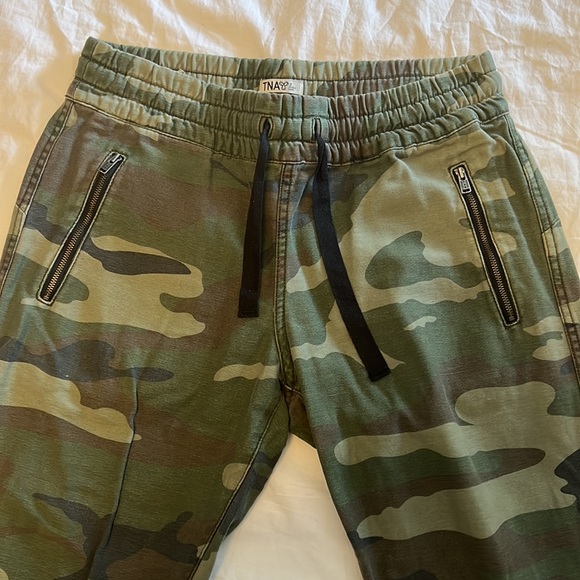 Aritzia TNA Camouflage Alix Pant - Picture 4 of 8